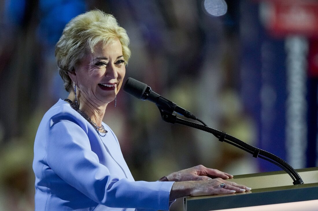 Linda McMahon giving speech.